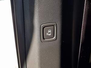 Vehículo Familiar Usado Coreano, SUV Diésel Automático Carnival 2023, Color Negro, 9 Asientos - Product Image 5
