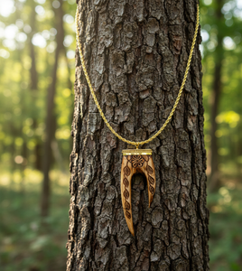 จี้กรงเล็บทำมือสไตล์ชนเผ่า: ลายแกะสลักดอกไม้แบบโบราณ พร้อมฝาครอบทองเหลืองบนสร้อยคอยาวแบบโอเปร่า - Product Image 3