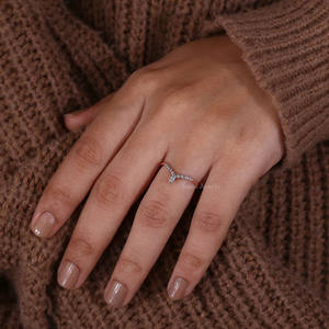 Marquesa y corte redondo Lab Grown Diamond Wedding Band 14K Oro sólido Anillo de anidación minimalista Anillo de aniversario curvo para ella - Product Image 4