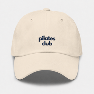 หมวกเบสบอลปักลาย Pilates Club แบบ 6 แผง ปรับขนาดได้ ผ้าทวิลล์  สำหรับทุกเพศ สวมใส่สบาย  ตัวล็อคโลหะ เหมาะกับทุกฤดู สีเบจ - Product Image 1