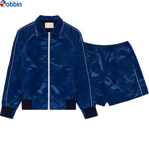 Ensemble coupe-vent court pour homme en tissu satiné, confortable, avec logo personnalisé, ensemble jogging coupe-vent zippé, survêtement streetwear - Product Image 2