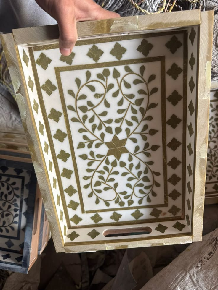 identique à l'image