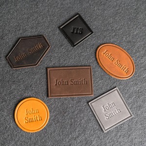 Écusson en cuir brun gaufré personnalisé, étiquettes rectangulaires en cuir PU débossé, badge en cuir synthétique à lettres en relief pour vêtements - Product Image 4