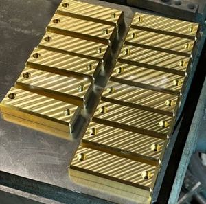 ชิ้นส่วนเชื่อมต่อเหล็กกล้าไร้สนิมแบบกำหนดเอง ผลิตด้วยเครื่อง CNC ตัดด้วยลวด EDM สำหรับบริการ OEM เครื่องจักรอุตสาหกรรม เครื่องจักรกล - Product Image 1