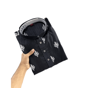 DESIGNER HEAVY COTTON LUCKNOWI WORK HOMME KURTA AVEC PAYJAMA NOIR - Product Image 1