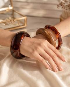 Collection de Bracelets en Bois Artisanaux – Joncs en Bois Naturel avec Décorations en Laiton – Durables, Faits Main, Formes Multiples, Qualité Supérieure - Product Image 2