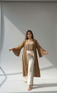 Elegante Conjunto Bohemio de Tres Piezas en Tonos Tierra: Cárdigan Largo, Top Interior de Manga Ancha con Cuello Redondo y Pantalones Palazzo de Cintura Alta - Product Image 3