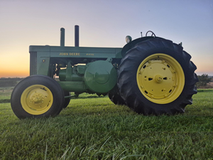 1952 J-o-h-n D-e-e-r-e R - Product Image 2