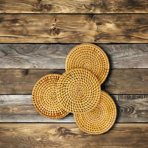 จานรองแก้วลายดอกไม้สานจากหวาย สำหรับกาแฟ ชา ป้องกันโต๊ะเสียหาย ของตกแต่งวันหยุดเวียดนาม และของขวัญ - Product Image 1