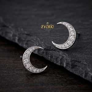 ต่างหูรูปพระจันทร์เสี้ยวทองคำ 14K สำหรับผู้หญิงจาก Zyorio Jewels ประดับเพชรทรงลูกแพร์สังเคราะห์แบบไมโครเพฟ เครื่องประดับหรูหราสำหรับวันครบรอบ - Product Image 1