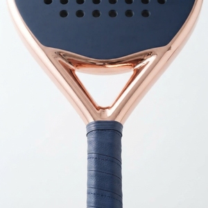 Raquette de padel extérieure en fibre de carbone et graphite, légère, avec noyau en EVA, cadre durable, face texturée, prise confortable, équilibrée - Product Image 4