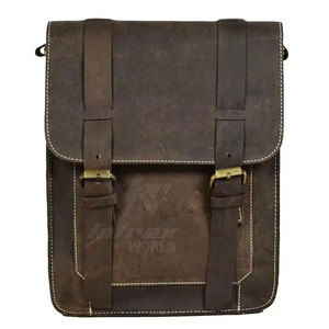 Bolso bandolera de cuero Secure Access Professional para hombre con forma compacta y costuras duraderas - Product Image 3