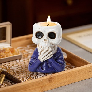 Décoration de bougie en forme de crâne gothique – Accent décoratif pour les tables d'Halloween - Product Image 5