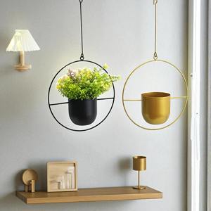 Jardinière suspendue en métal de style moderne, idéale pour une utilisation intérieure et extérieure, pour jardin, balcon, couloir et décoration intérieure, provenant d'Inde. - Product Image 5
