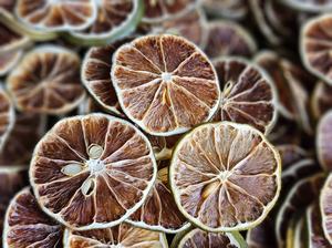 Tranches de citron séchées, procédé FD, tranchées de 2 à 6 mm, goût acidulé, pour thé et boissons, approvisionnement en vrac - Mme Tarina - Product Image 2