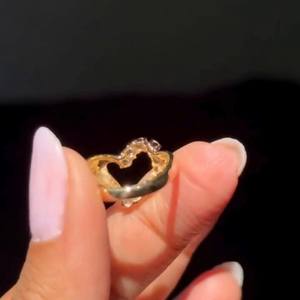 Bague de promesse en or massif 14 carats avec diamant rond de laboratoire pour femme, cadeau moderne et élégant pour les amoureux - Product Image 5