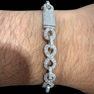 Pulsera Infinito de Plata de Ley 925 con Diamantes Moissanite, Corte Brillante Redondo VVS, Joyería de Lujo Unisex para Hombre y Mujer - Product Image 1