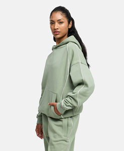 Vente en gros OEM – Sweat à capuche et sweat-shirt personnalisés pour femme en molleton de coton, coupe décontractée avec épaules tombantes et poche frontale, passepoil blanc contrastant - Product Image 3