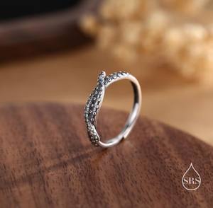 Anillo de Tentáculos de Pulpo de Plata de Ley Oxidada, Talla Ajustable, Anillo de Calamar, Anillo de Pulpo - Product Image 3