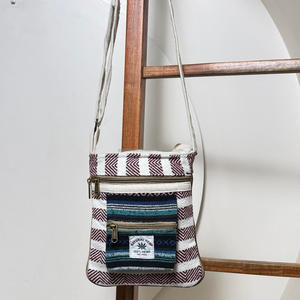 Vente en gros de sacs à bandoulière en chanvre naturel faits à la main sac à bandoulière écologique avec deux poches zippées sur le devant sacs à bandoulière de voyage Boho - Product Image 2