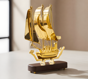 Sculpture de bateau à voile en laiton faite à la main, artisanat traditionnel en métal, décoration de table durable pour le bureau et le salon - Product Image 5