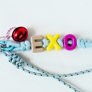 Breloques de sac en cordon tressé avec perles lettres personnalisées, porte-clés, cordon avec clochette mignonne, pendentif esthétique pour sac à dos et sac à main, collection de cadeaux DIY - Product Image 4