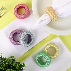Ensemble de 12 anneaux de serviette ronds en tissu de couleurs assorties pour la décoration de table, les fêtes, les mariages et les occasions spéciales - Product Image 2