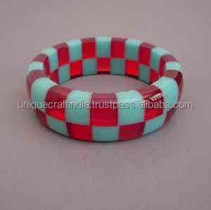 Bracelets élégants en résine audacieuse pour femmes | | Qualité supérieure, designs vibrants, idéaux pour un usage quotidien et occasionnel | | - Product Image 2