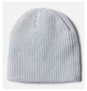 Bonnets en tricot personnalisés de couleur unie pour la vente en gros – Bonnets d'hiver unisexes à revers pour le sport - Product Image 3