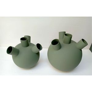 Florero Moderno de Metal Verde Mate, Elegante Urna Acanalada para Decoración de Hogar de Lujo, Centro de Mesa para Bodas, Maceta Decorativa - Product Image 2