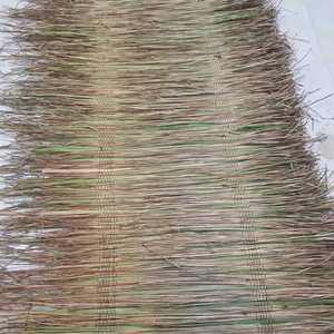 Panneaux de toiture en chaume naturel faits à la main au Vietnam pour la couverture des toits d'hôtels et de complexes hôteliers, utilisation extérieure estivale - Product Image 1