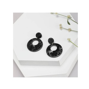 Boucles d'oreilles en bois et résine pour femme, bijoux de mariage, vente en gros, couleur personnalisée, boucles d'oreilles tendance en acrylique pour femme - Product Image 1