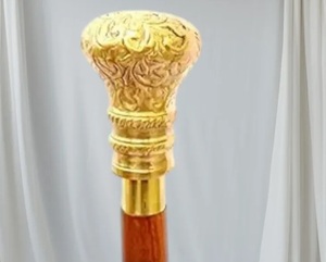 Bastón Antiguo de Latón con Mango Tallado Bañado en Oro, Forma Redonda, Artículo de Colección Artístico - Product Image 1