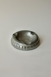 Cendrier en métal portable pour fumer à l'intérieur et à l'extérieur - Product Image 1