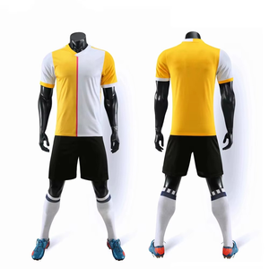 Uniforme de Fútbol Personalizado al por Mayor, Camiseta de Fútbol Morada y Blanca con Impresión de Nombre y Número, Diseño Moderno - Product Image 5