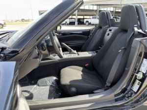 Mazda MX-5 2026 Miata Club RWD Convertible de Lujo Premium - Product Image 6