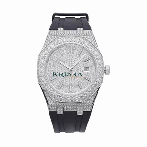 Reloj de pulsera inspirado en un diamante de moissanita más vendido con correa de goma, ideal para fiestas y eventos, disponible para la venta. - Product Image 5