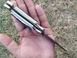 มีดพับเหล็กดามัสกัส ด้ามเขาสัตว์ทำมือ พร้อมปลอกหนัง |   มีดพับปลายแหลม ใบมีดหนา 3 มม. ยาว 8 นิ้ว - Product Image 3