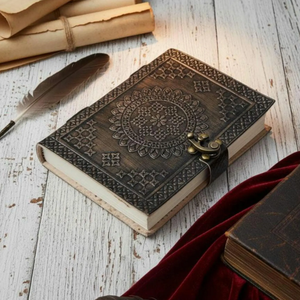 Diario de cuero repujado con candado, libro de hechizos vintage (7x5 pulgadas) - Product Image 3