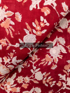 Tela 100% algodón puro estampada a mano con motivos florales rojos, textil indio de Jaipur para confección de vestidos y costura. - Product Image 4