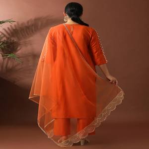 Conjunto de Kurta, Pantalón y Dupatta VASTRA COTTAGE, Tela Tesla Bordada, Color Naranja, Ropa Étnica para Mujer, Traje Cosido - Product Image 4
