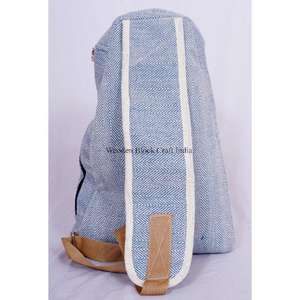 กระเป๋าเป้สะพายหลังขนาดเล็กทำมือ ทรงสามเหลี่ยม ทำจากป่านแท้ เป็นมิตรกับสิ่งแวดล้อม ทนทาน เหมาะสำหรับการเดินทางและใช้ในชีวิตประจำวัน บุด้วยผ้าฝ้าย ผลิตในอินเดีย - Product Image 2