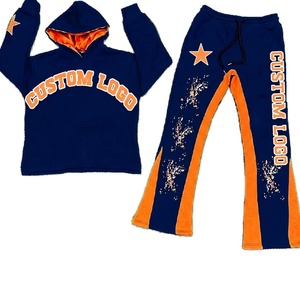 Conjunto de Chándal con Capucha y Logotipo Personalizado, Pantalones Deportivos Reversibles Negros y Naranjas de Longitud Completa con Bolsillos Laterales - Product Image 2