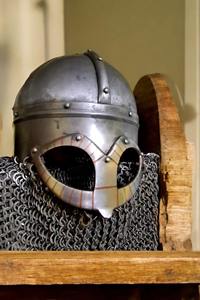 Casco Vikingo Medieval de Prime Crafts International con Forro de Cuero, Casco de Guerrero Estilo Griego Usable para Disfraces Históricos - Product Image 2