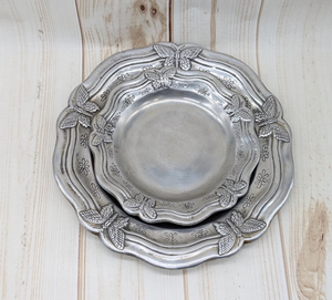 Plateau de service vintage en métal et acier inoxydable pour grands rassemblements et événements avec une surface spacieuse et une apparence moderne raffinée - Product Image 1