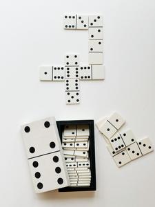 Juego de Dominó Artístico de Resina, Puntos Blancos y Negros Artísticos, Forma Irregular, Regalo Artesanal, Decoración para el Hogar, Juegos de Regalo Artesanales - Product Image 4