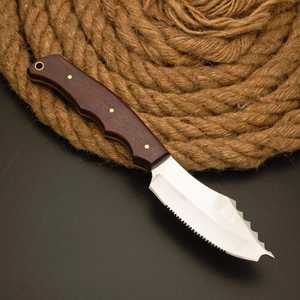 Cuchillo de Hoja Fija Personalizado con Espina Dentada – Cuchillo de Supervivencia para Caza al Aire Libre con Mango de Madera de Palisandro Premium y Funda - Product Image 3