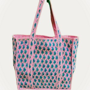 Sac fourre-tout matelassé en coton patchwork, grand, multicolore, écologique, durable, robuste, pour courses, fait main, vintage - Product Image 1