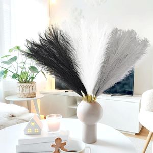 30 Pezzi di Erba della Pampa Artificiale Nera, 55 cm di Altezza, Steli Corti e Soffici, Erba della Pampa Colorata per Composizioni Floreali - Product Image 6