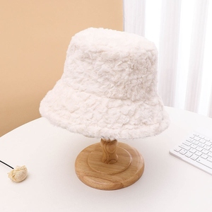 Women's Winter <b>Warm</b> Plush Basin <b>Hat</b> New Korean Version with Face Display Casual Outdoor Travel Argyle & Bows Pattern - Product Image 3